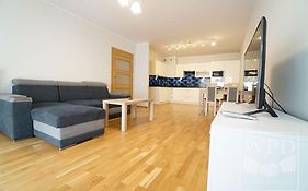 Big Apartment - Old Town - 3 Rooms - Private Parking