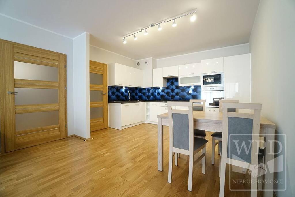 Big Apartment - Old Town - 3 Rooms - Private Parking Vratislav Exteriér fotografie